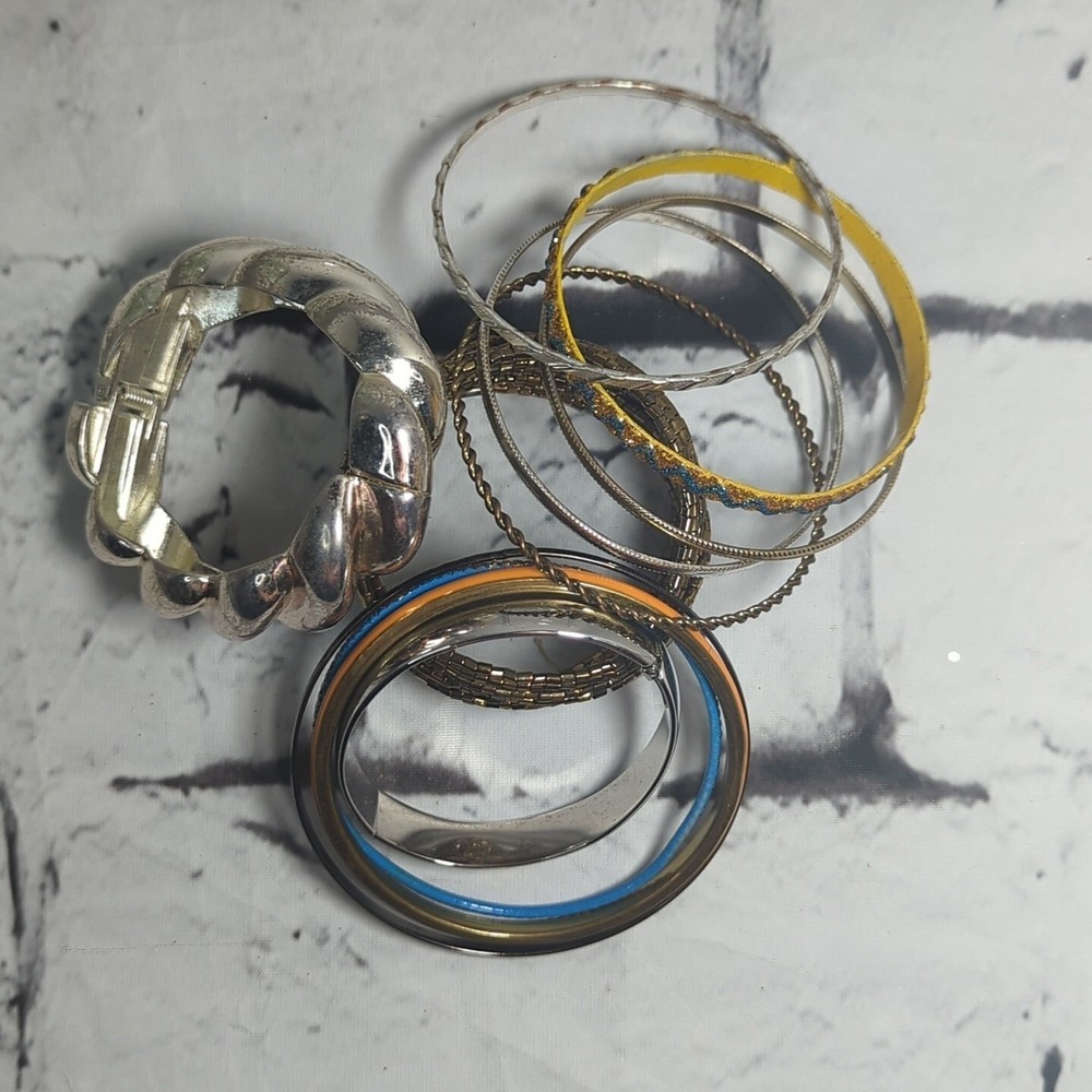 Vintage Bangles‎ and Bracelets Lot